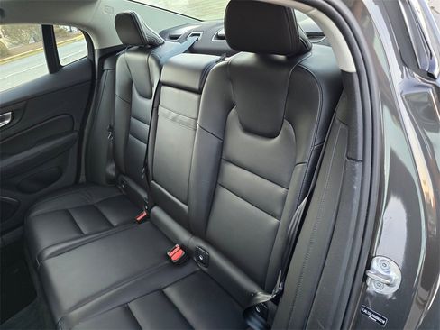 Used 2025 Volvo S60 B5 Core image 17