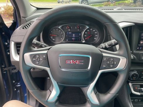 Used 2022 GMC Terrain SLE w/ Driver Convenience Package image 18
