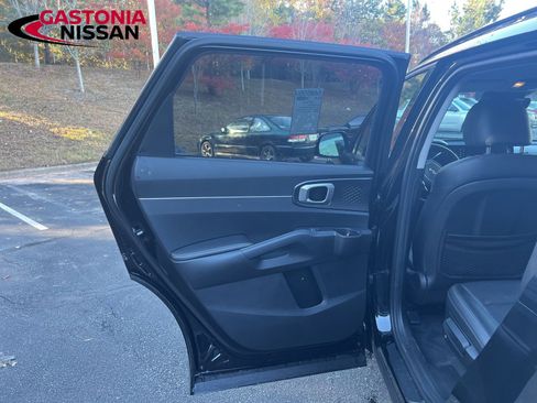 Used 2022 Kia Sorento S image 38