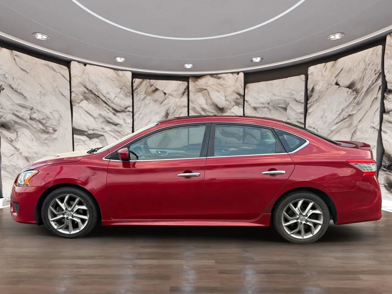 Used 2013 Nissan Sentra SR w/ Premium Pkg FWD image 4