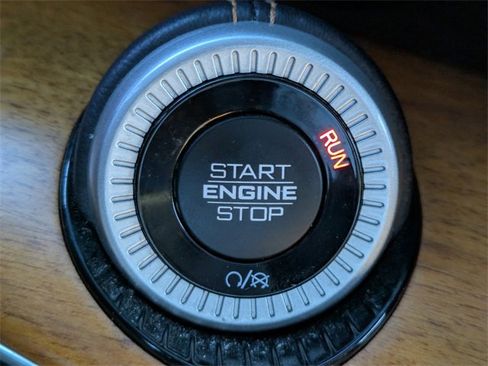 Used 2022 Jeep Grand Wagoneer Series III w/ Rear Seat Video Group 1 image 30