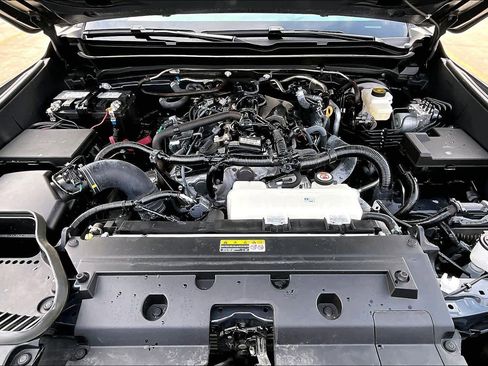 Used 2025 Toyota Tacoma SR image 28