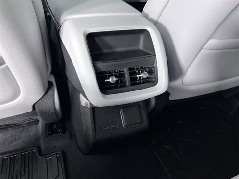 Certified 2025 Cadillac Lyriq Luxury image 22