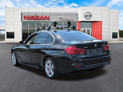 Used 2018 BMW 330i xDrive Sedan AWD/4WD image 5