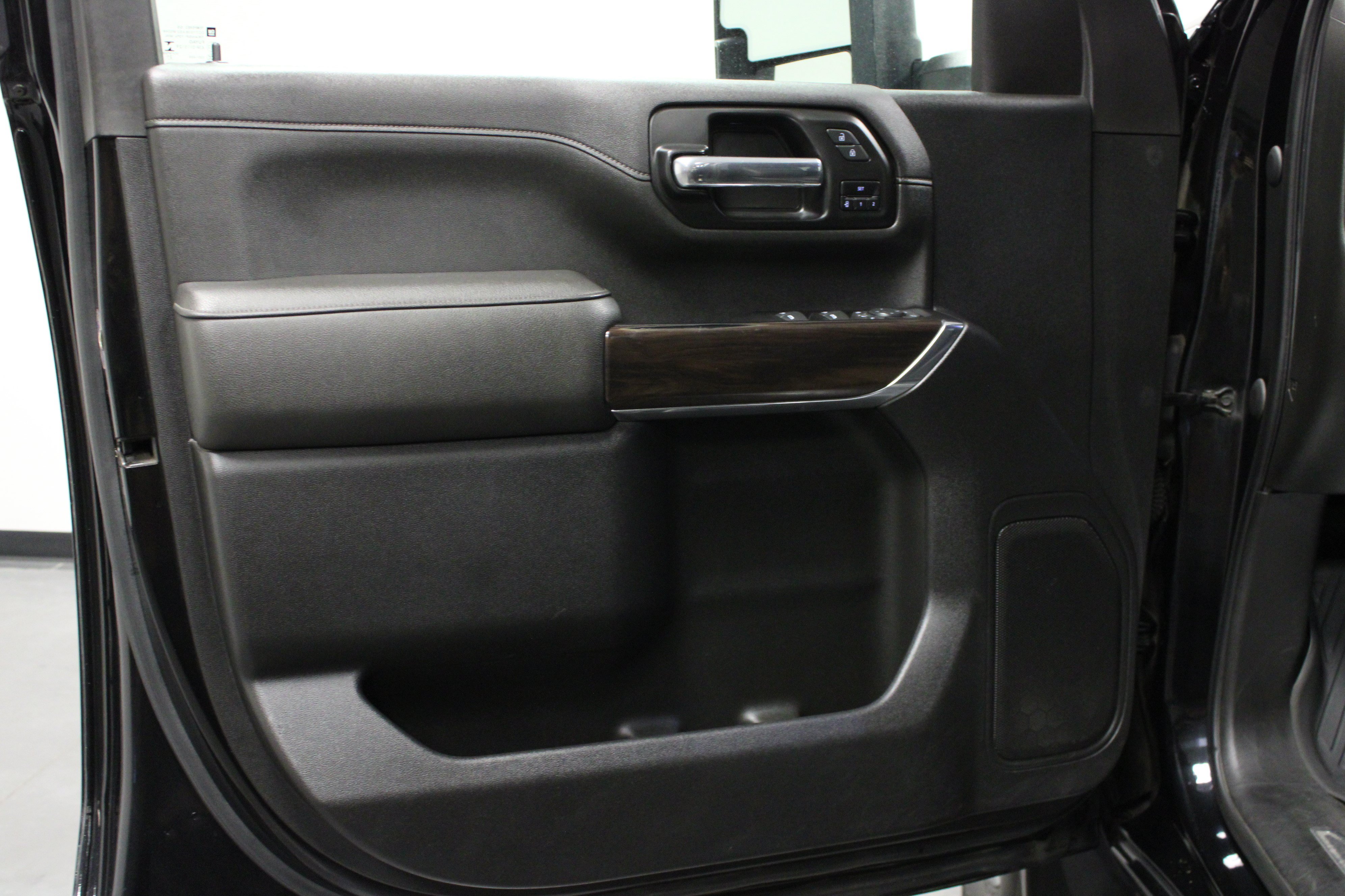 Used 2022 GMC Sierra 2500 SLT w/ SLT Convenience Package AWD/4WD image 11