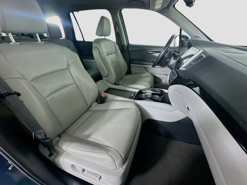 Used 2018 Honda Pilot Touring image 33