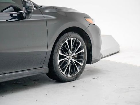 Used 2020 Toyota Camry SE image 7