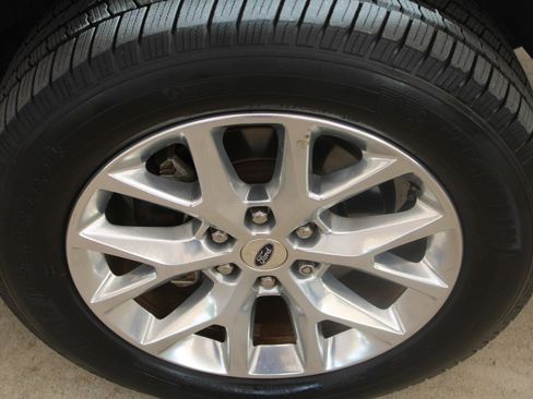 Used 2017 Ford Expedition Limited w/ Equipment Group 301A image 40