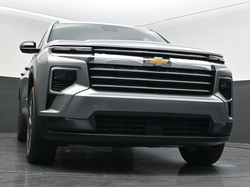 New 2026 Chevrolet Traverse LT w/ Sun and Wheel Package FWD image 41