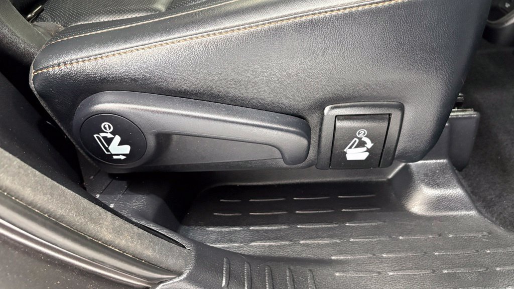 Used 2018 Toyota Highlander Limited AWD/4WD image 29