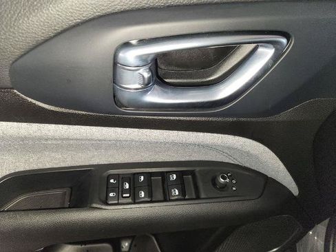 Used 2024 Jeep Compass Latitude AWD/4WD image 29