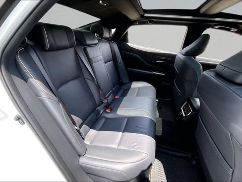 Certified 2025 Toyota Crown Platinum AWD/4WD image 28