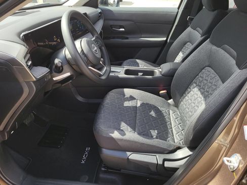 New 2026 Nissan Kicks SV w/ Cold Weather Package FWD image 17