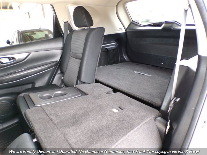 Used 2020 Nissan Rogue SV AWD/4WD image 18