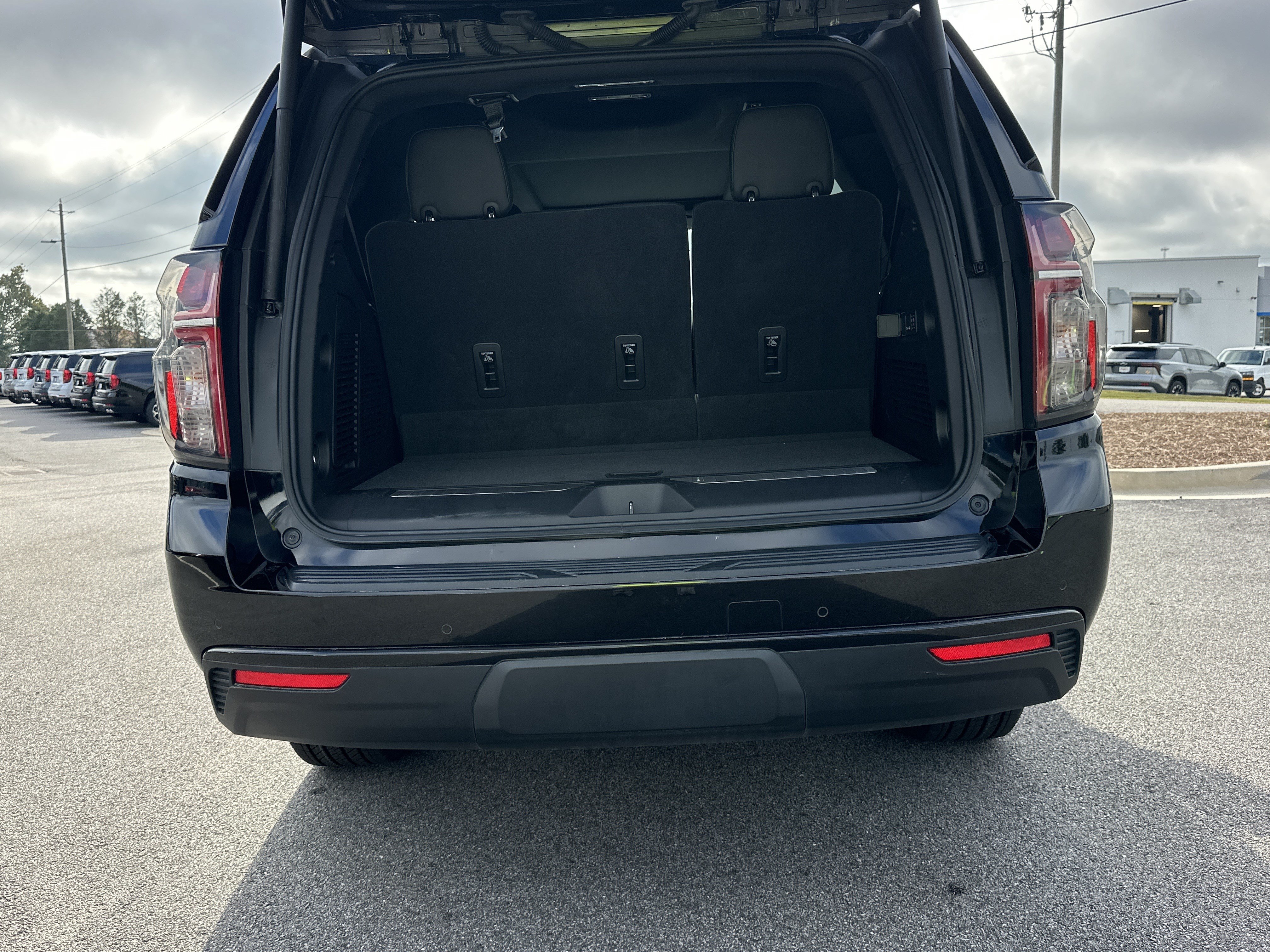 Used 2024 Chevrolet Tahoe RST w/ Luxury Package RWD image 22