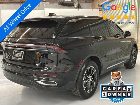 Used 2025 Lincoln Nautilus Premier AWD/4WD image 5