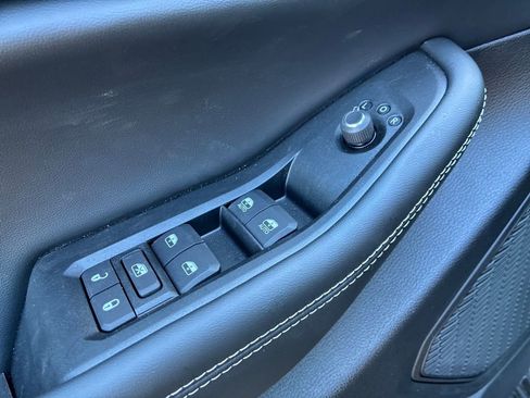 New 2025 Jeep Grand Cherokee Altitude image 12