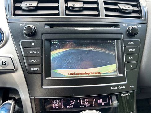 Used 2012 Toyota Prius V Two image 21