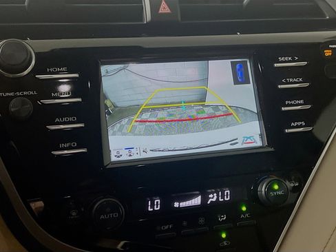 Used 2018 Toyota Camry XLE FWD image 28