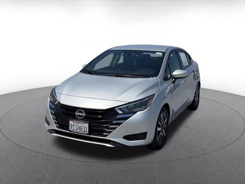 Used 2025 Nissan Versa SV FWD image 6