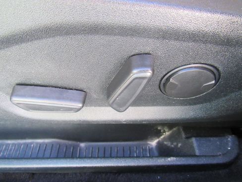 Used 2020 Ford Edge Titanium w/ Equipment Group 301A image 10