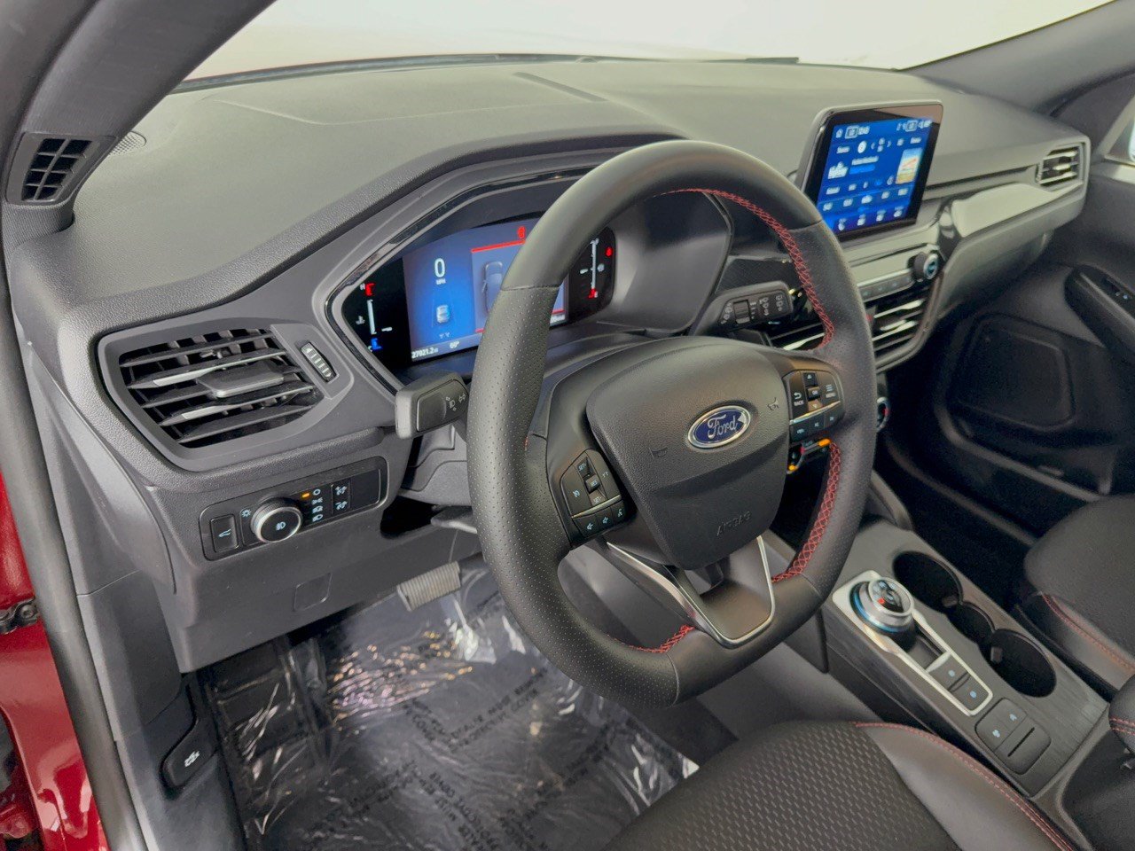 Used 2025 Ford Escape ST-Line Select AWD/4WD image 4