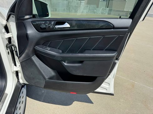 Used 2015 Mercedes-Benz GL 450 4MATIC image 29