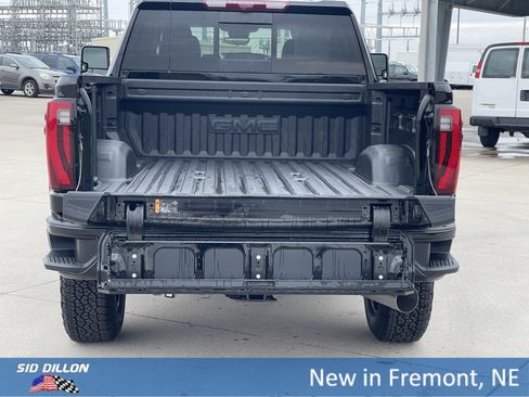 New 2025 GMC Sierra 2500 Denali w/ Denali Reserve Package image 16