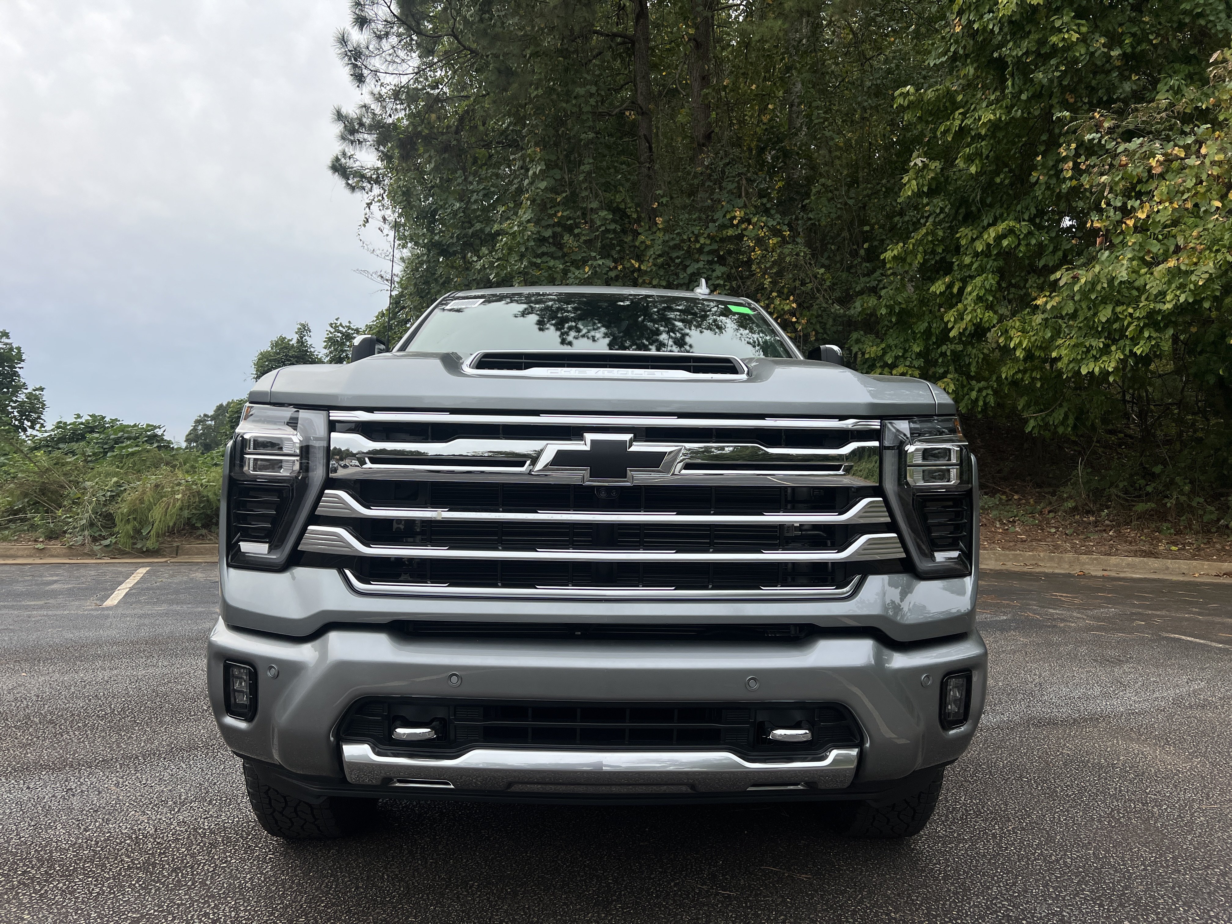 New 2026 Chevrolet Silverado 2500 High Country w/ High Country Premium Package AWD/4WD image 3