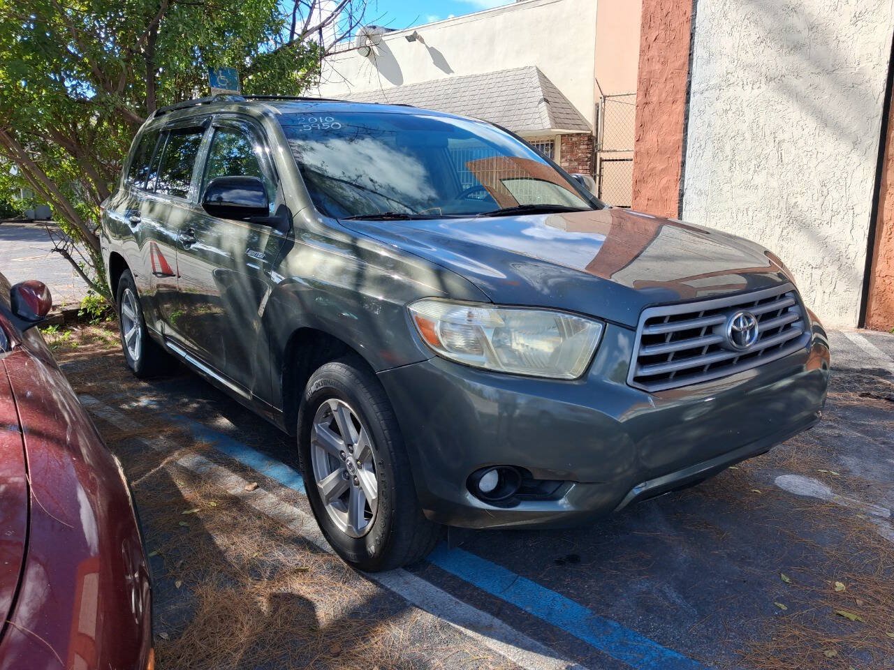 Used 2010 Toyota Highlander SE AWD/4WD image 4
