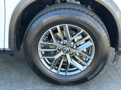 Used 2024 Nissan Rogue S FWD image 13