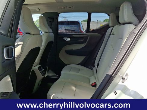 Certified 2025 Volvo XC40 B5 Ultra w/ Protection Package Premier image 10