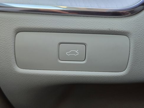 New 2026 Volvo XC60 B5 Ultra w/ Climate Package image 25