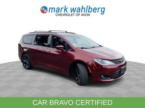 Used 2019 Chrysler Pacifica Touring Plus w/ S Appearance Package FWD image 2