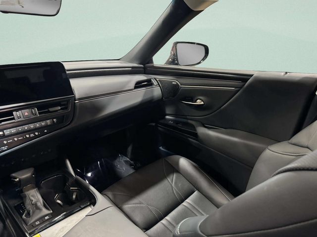 Used 2025 Lexus ES 300h w/ Accessory Package (Z2) FWD image 11