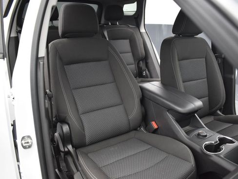 Used 2024 GMC Terrain SLE image 11