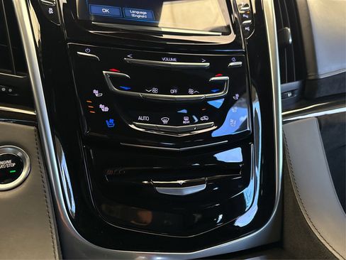 Used 2020 Cadillac Escalade Platinum RWD image 28