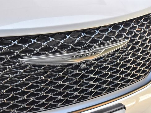 New 2026 Chrysler Pacifica Limited w/ S Appearance Package image 9