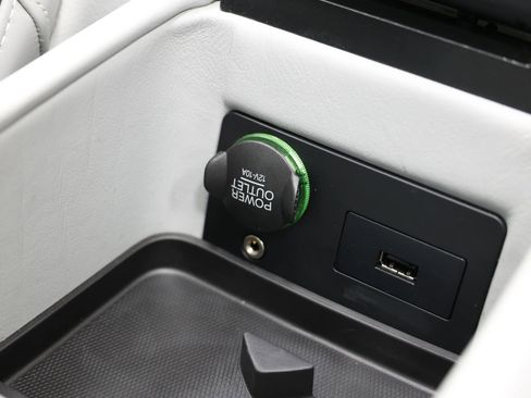 Used 2014 Aston Martin Vanquish Volante RWD image 26