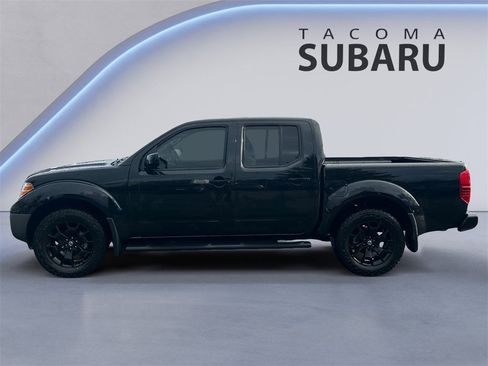Used 2021 Nissan Frontier SV image 2