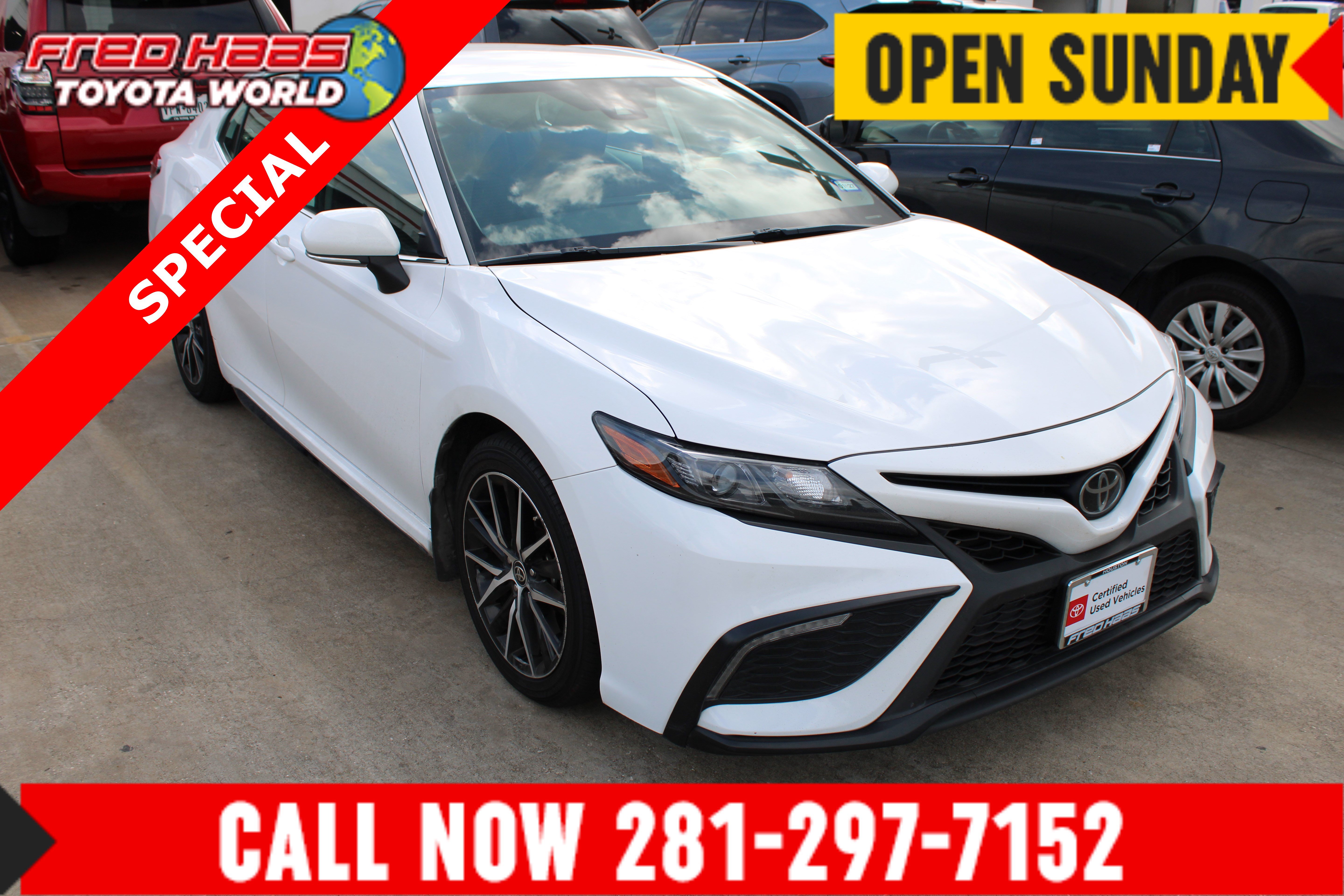 Used 2023 Toyota Camry SE FWD image 1