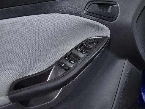 Used 2012 Ford Focus SE FWD image 17