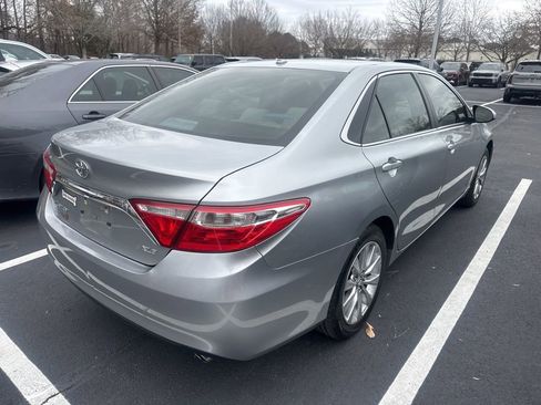 Used 2017 Toyota Camry XLE image 8