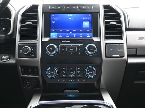 Used 2021 Ford F250 Lariat AWD/4WD image 17
