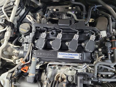 Used 2018 Honda Accord Touring image 30