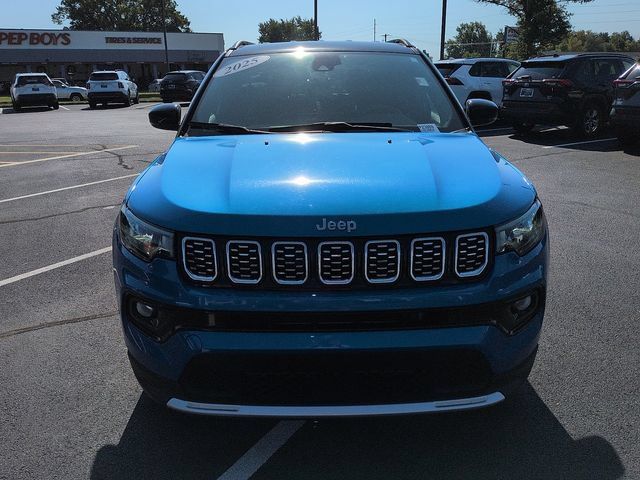 Used 2025 Jeep Compass Limited AWD/4WD image 2