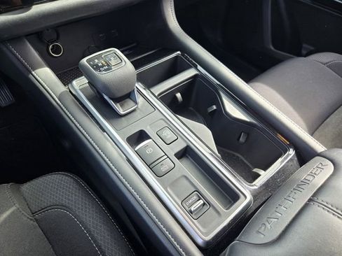 Used 2024 Nissan Pathfinder SV image 20