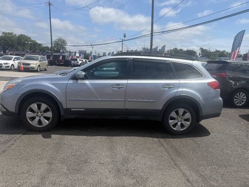 Used 2012 Subaru Outback 2.5i Premium w/ Popular Pkg 2 AWD/4WD image 1