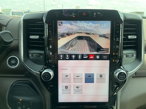 New 2026 RAM 2500 Laramie AWD/4WD image 38