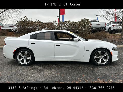 Used 2017 Dodge Charger R/T image 10